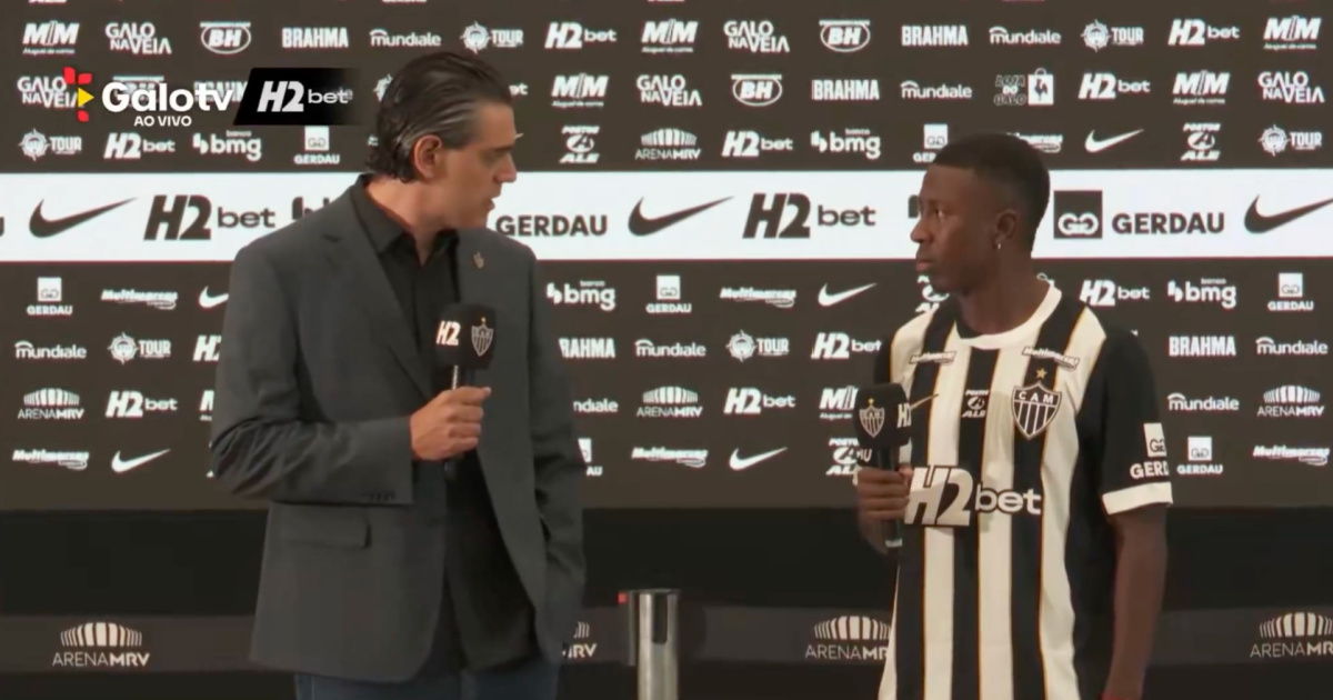 The shortest presentation on the transfer market… said it all without saying anything