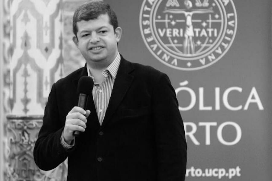 Portuguese banker “committed suicide” in Mozambique. Stabbed in the back