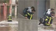 Firefighter rescues child surrounded by water in Águeda