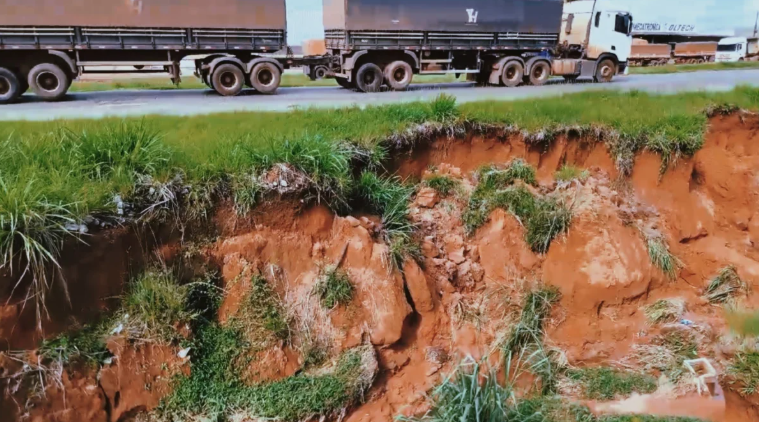 Rain worsens crater situation on BR-364; highway connects Acre to the rest of the country