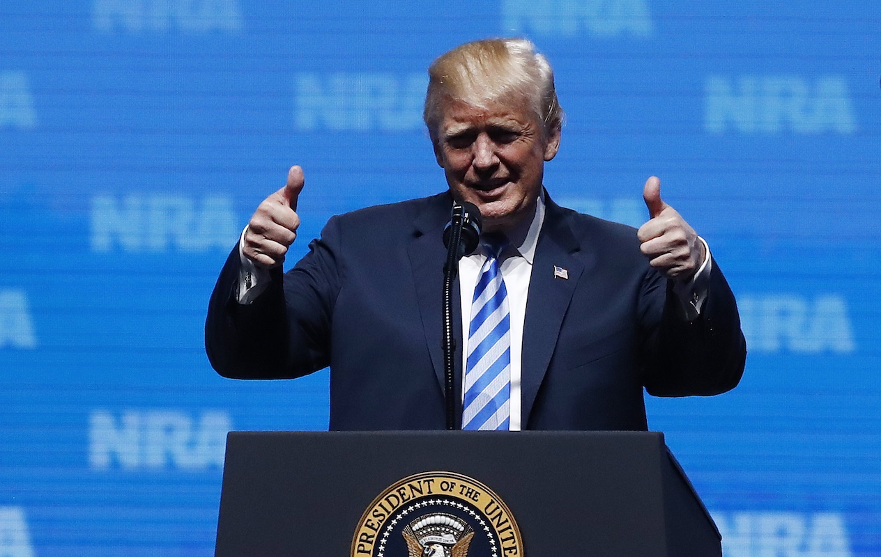 Alex Pretti's death is causing unexpected conflict: White House vs. gun lobby