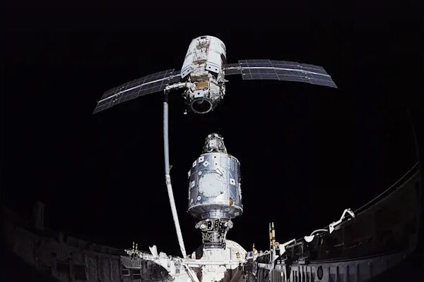 The story of the Last Soviet Citizen, who went to Space and came back without having a country