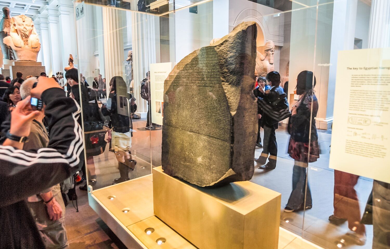 The British Museum will recruit a treasure hunter