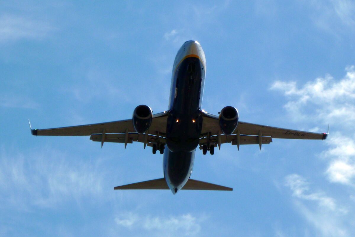 US warns of the risk of commercial flights being hit by space debris