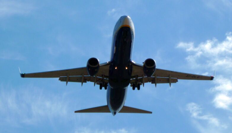 US warns of the risk of commercial flights being hit by space debris