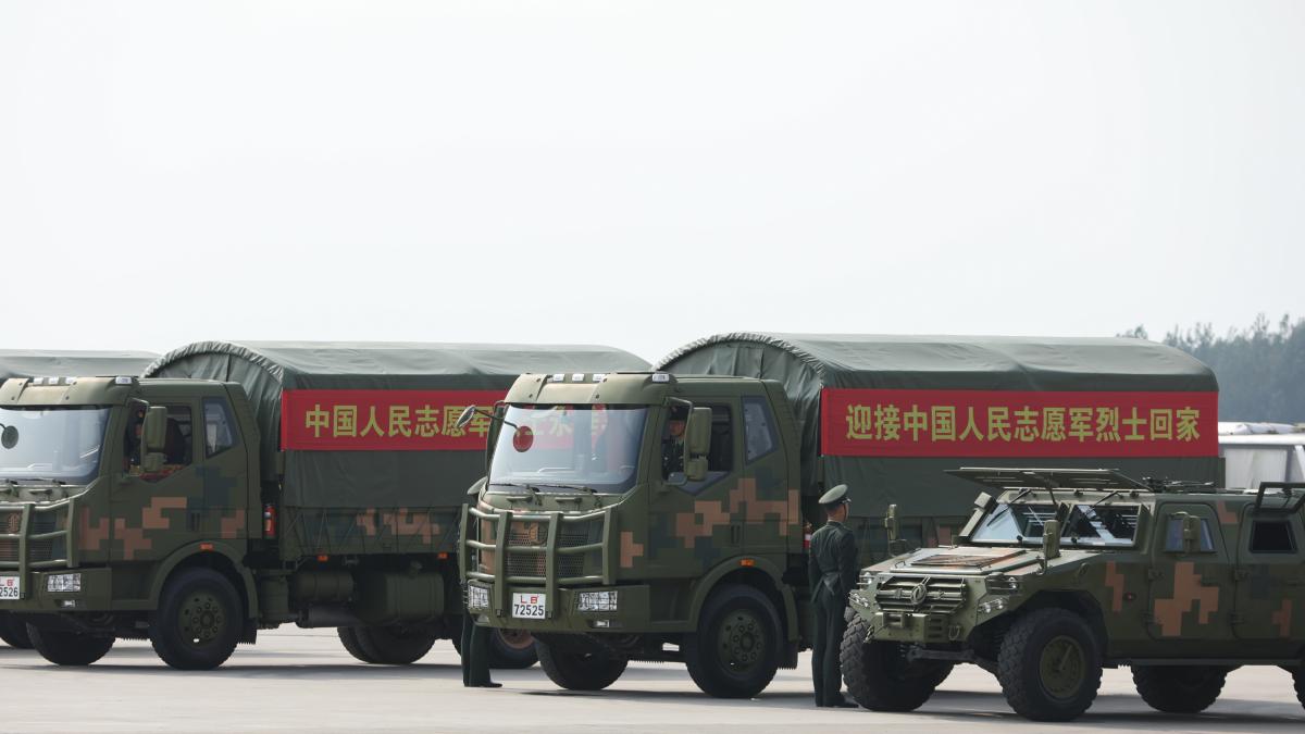 Measuring 684 meters wide and weighing 120,000 tons, this Chinese superweapon is the first space aircraft carrier in history, houses 88 hypersonic fighters and plans to attack from outside the atmosphere.