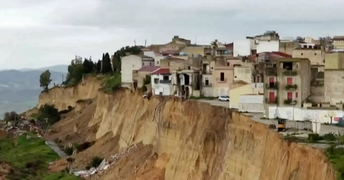 Niscemi on the edge of the abyss: rain causes landslide and evacuation of 1000 people