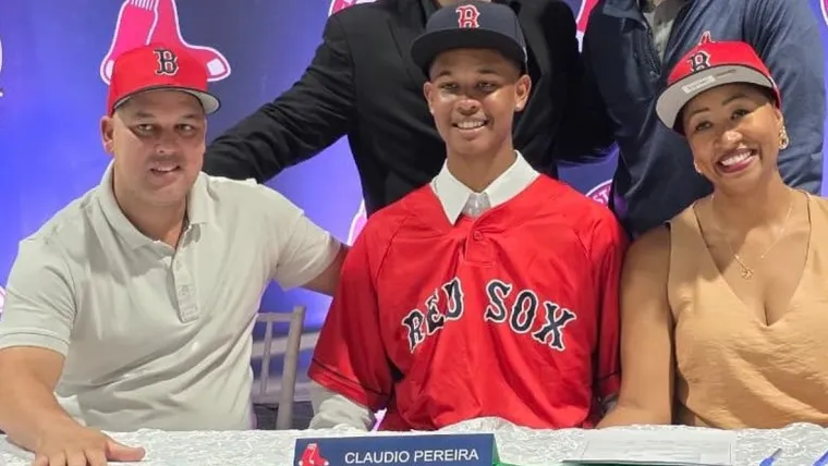 Cláudio Pereira no Boston Red Sox: quem é, salário e história do atleta image