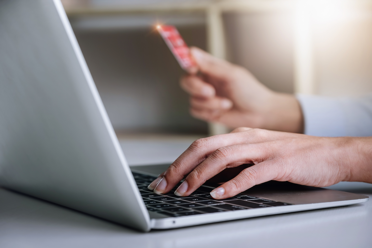 Fired for spending 53 euros on the company card while on sick leave