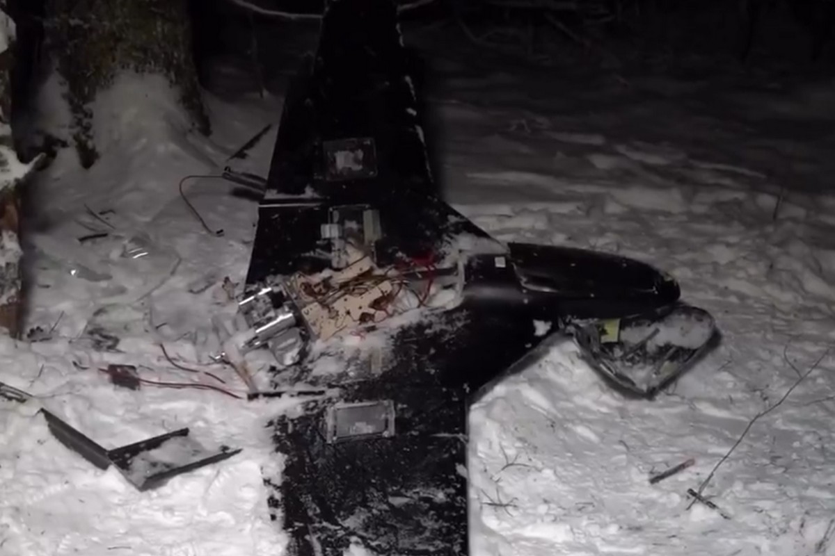 Ρωσία: Παρουσίασε βίντεο με συντρίμμια drone ως απόδειξη για την επίθεση κατά οικίας του Πούτιν