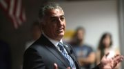 Who is Reza Pahlavi, the exiled crown prince who encourages demonstrations across Iran?