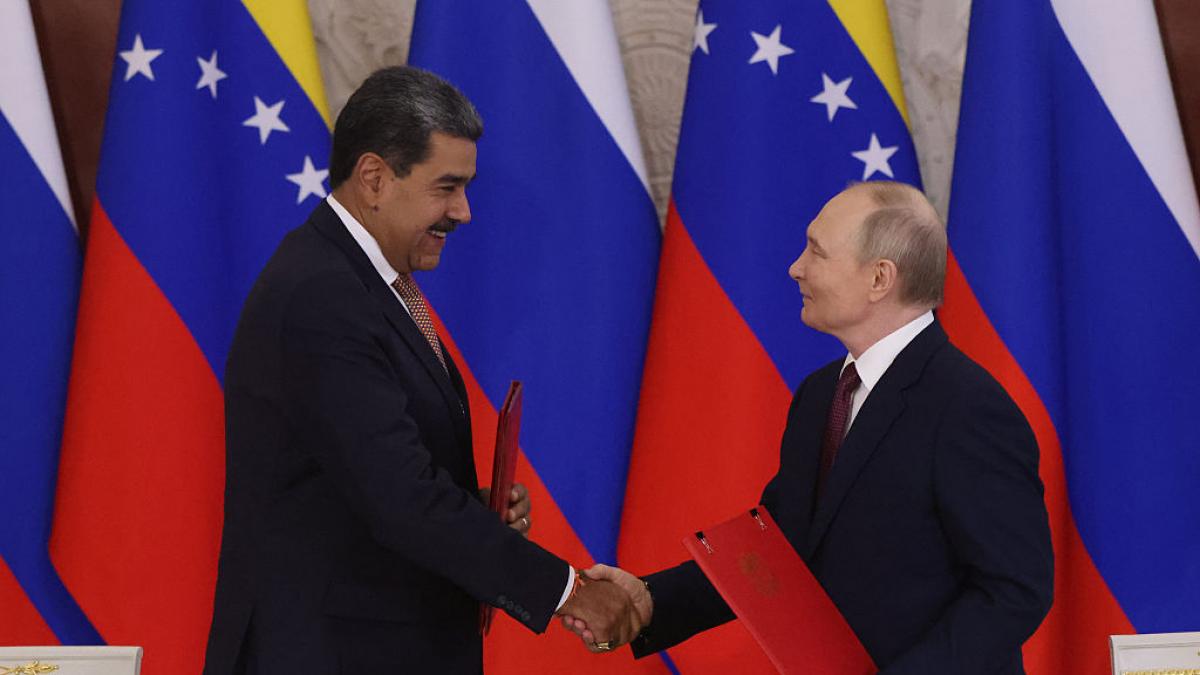 Russia stands up to Trump's move and defends its oil interests in Venezuela