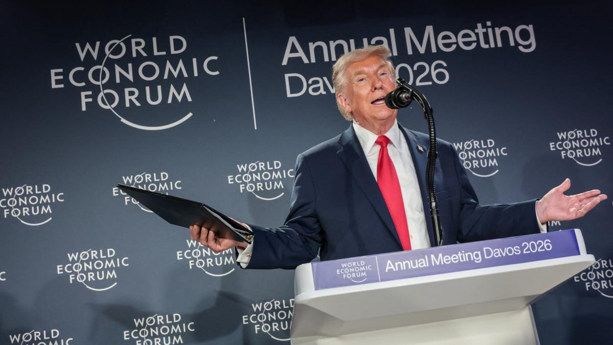 Trump boasts in Davos that thanks to the US they do not speak German: a detail ruins his speech