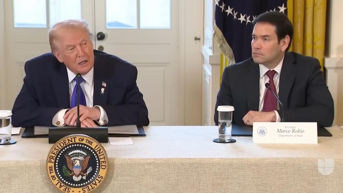 Donald Trump grows in his meeting with the big oil companies and they make a Risk with Venezuela: "There will be a lot of leftover money and the oil companies will be very happy"