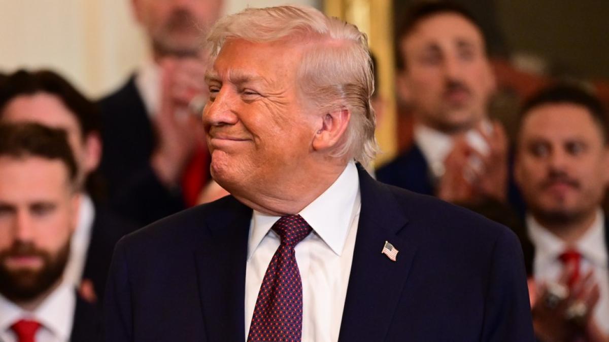 On CNN they point out the real reason Trump is looking for with Greenland: "It could be 'Trumpland'"