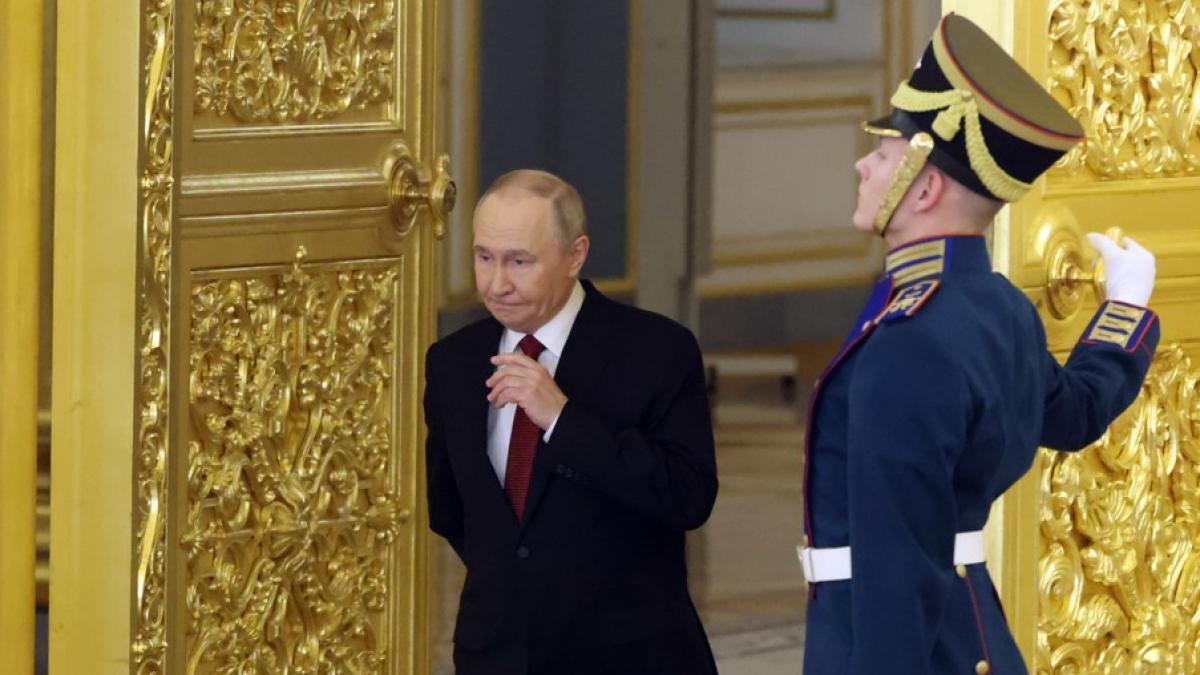 They delve into Putin's secret €115 million palace with a golden jacuzzi and its own hospital