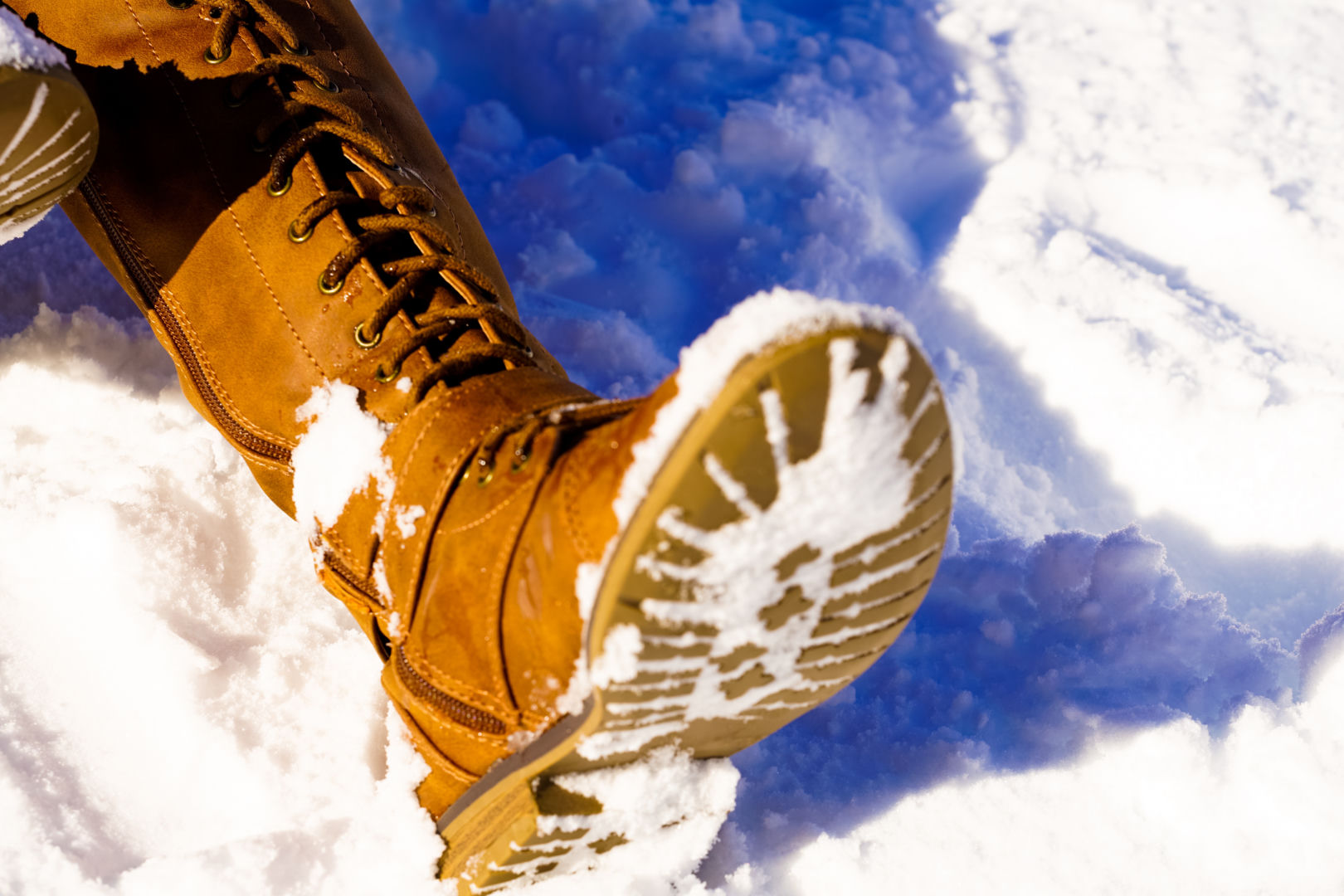 Winter tips Stick to your shoes and they will stop slipping, even at -10 degrees. The perfect solution for black ice and frozen sidewalks. What to do to prevent your shoes from slipping?