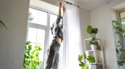 Tips for winter Your neighbors hang things on their windows and you don't know what they are. This is a new method to make household members feel better. It can fix the problem in just one night
