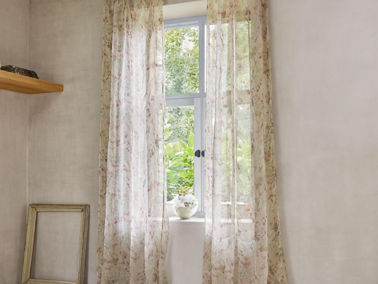 Interior zone Spring 2026 at LOBERON. Natural elegance, craftsmanship and romantic lightness