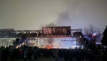 Trump announces a 25% tariff on any country that "does business" with Iran