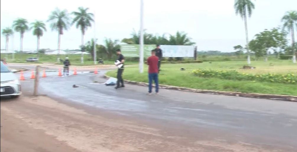 21-year-old man dies after losing control of motorcycle and crashing into roundabout in the capital