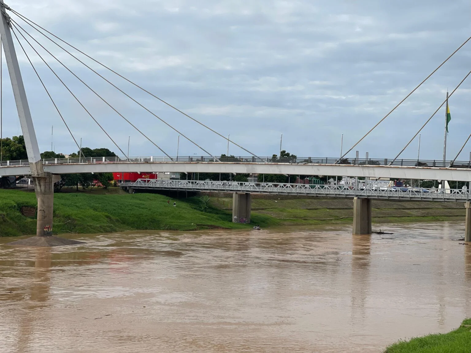 River Acre rises again and is once again approaching the alert level in the capital; check it out