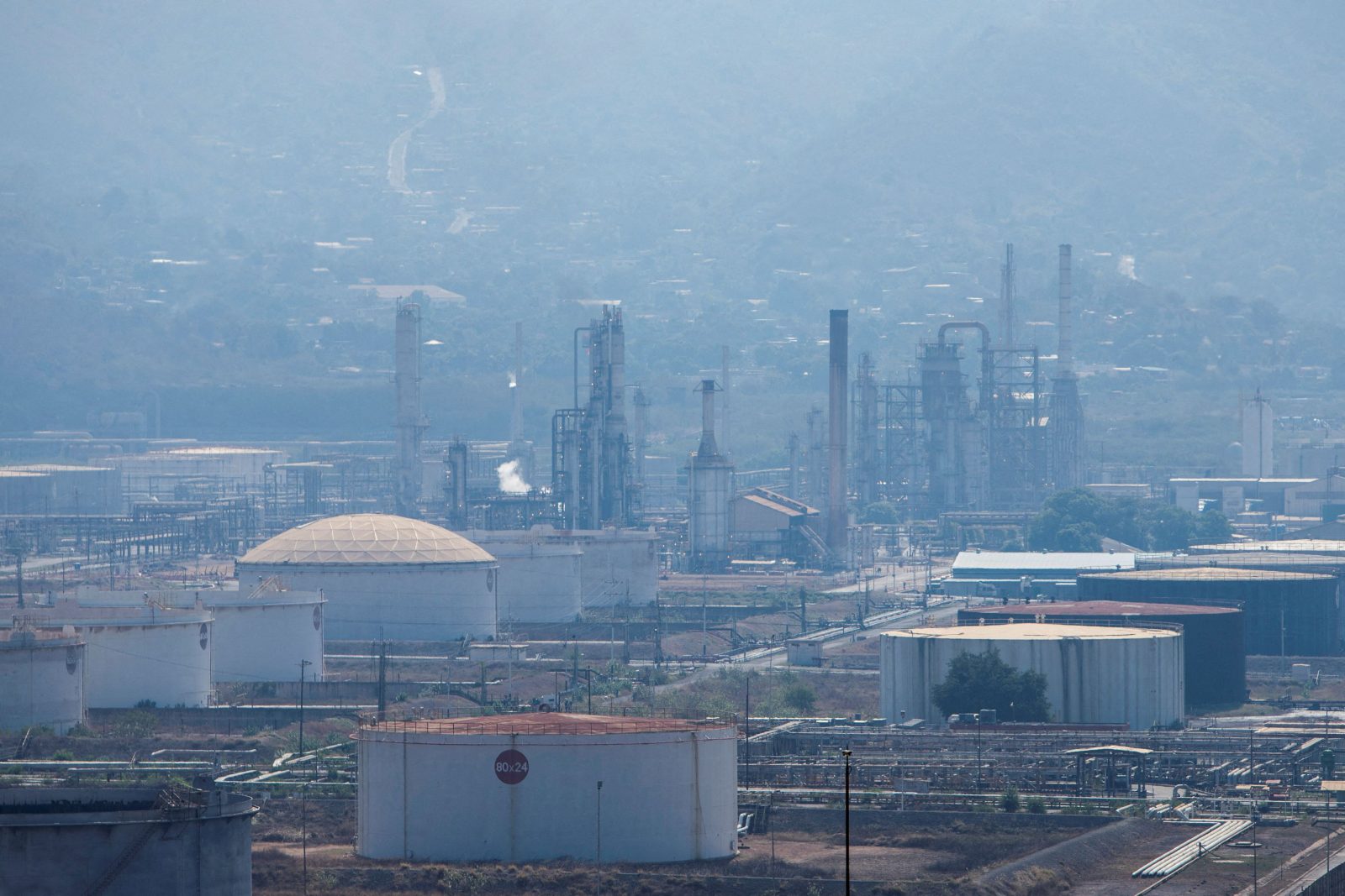Venezuela: Rodriguez government privatizes oil - Historic turn after 20 years of socialism