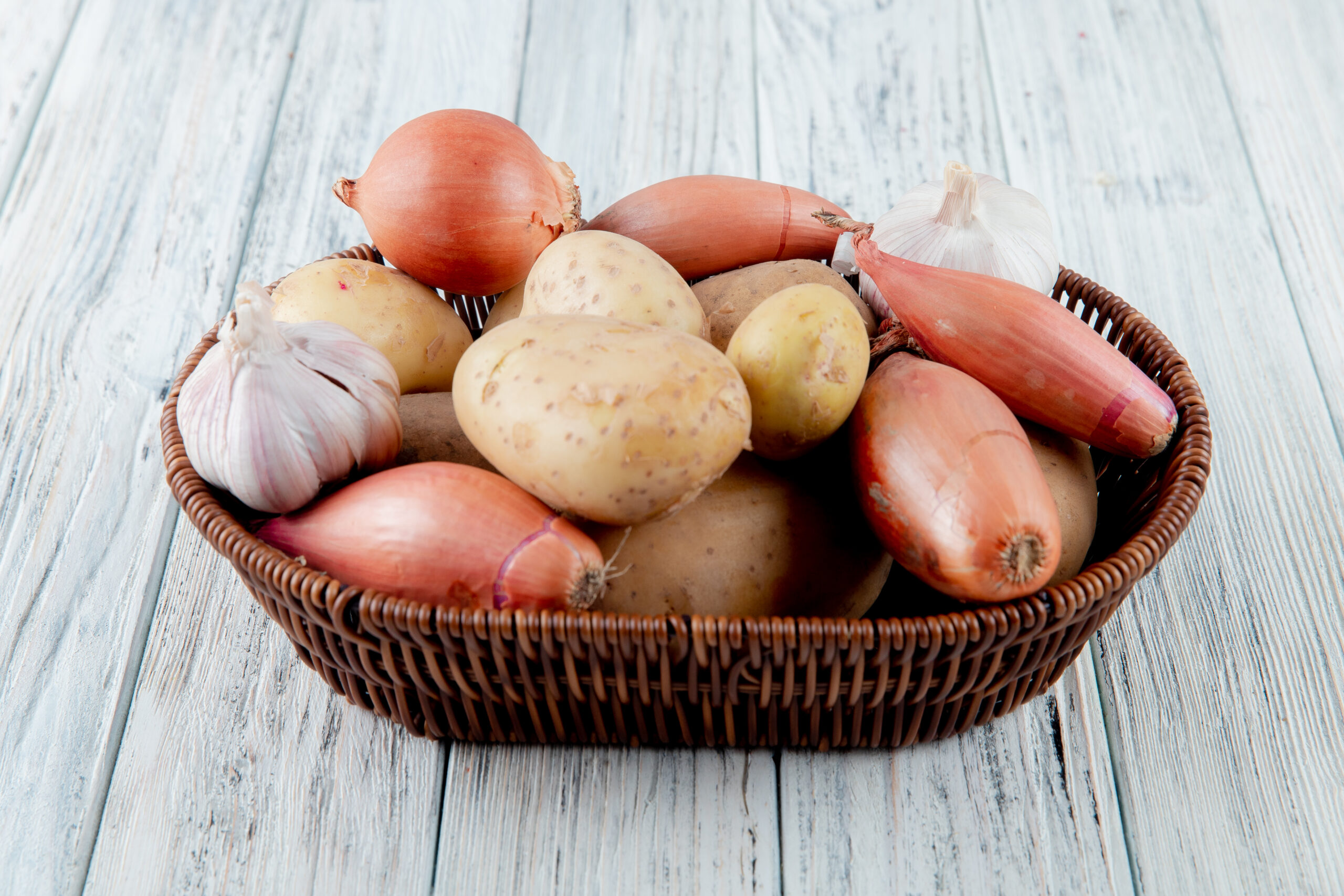 Store potatoes and onions like this? Expert warns that it could be the biggest mistake and explains how to save them