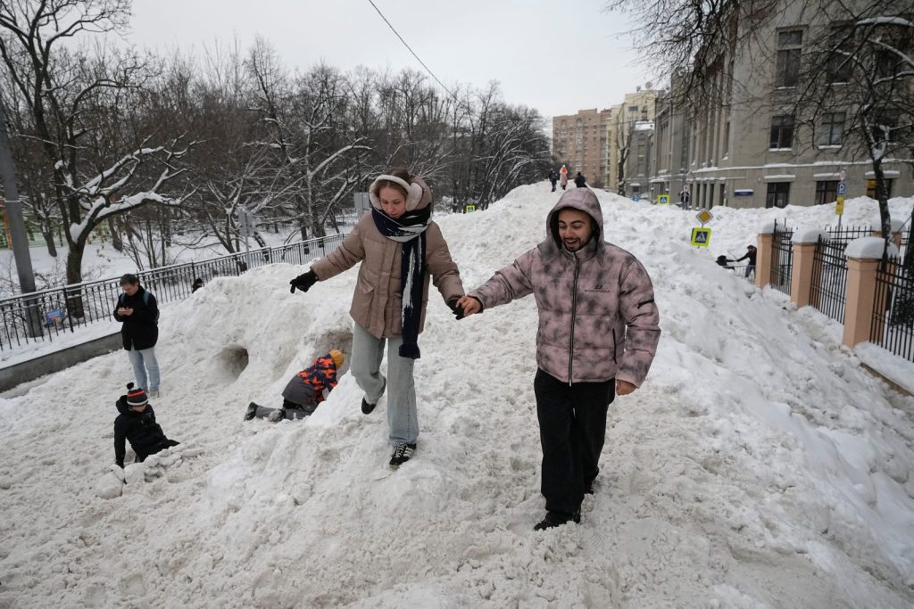 Snow up to the second floor in Kamchatka - Two dead and state of emergency