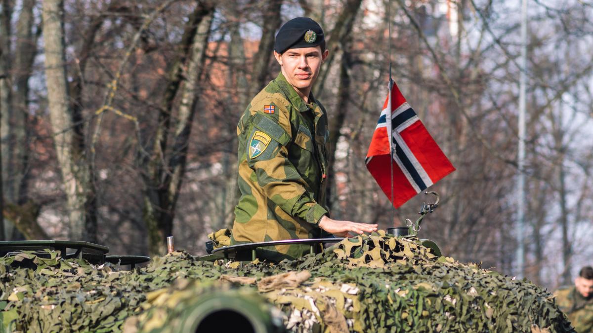 A European country warns its citizens that it will confiscate their property in the event of war with Russia