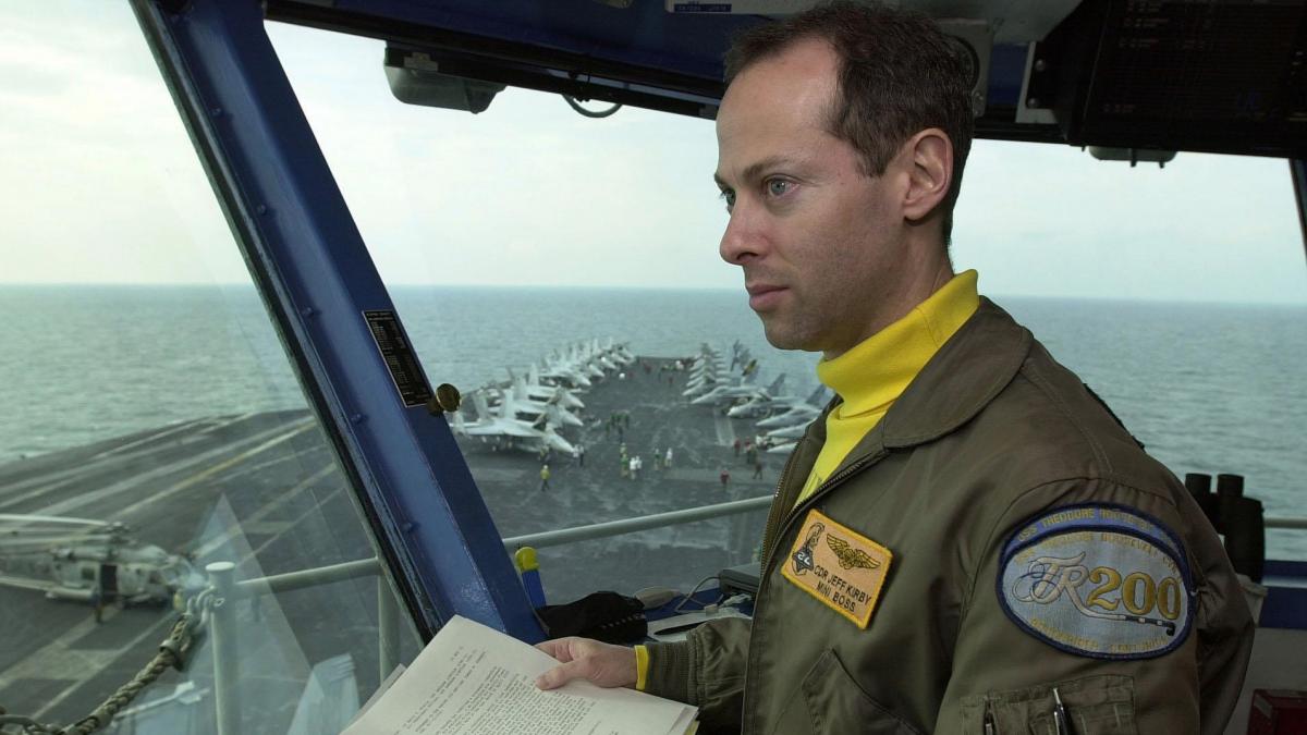 The 33 billion 'toy' that Trump has sent to the Middle East: the USS Abraham Lincoln is faster than a car and more lethal than an entire army