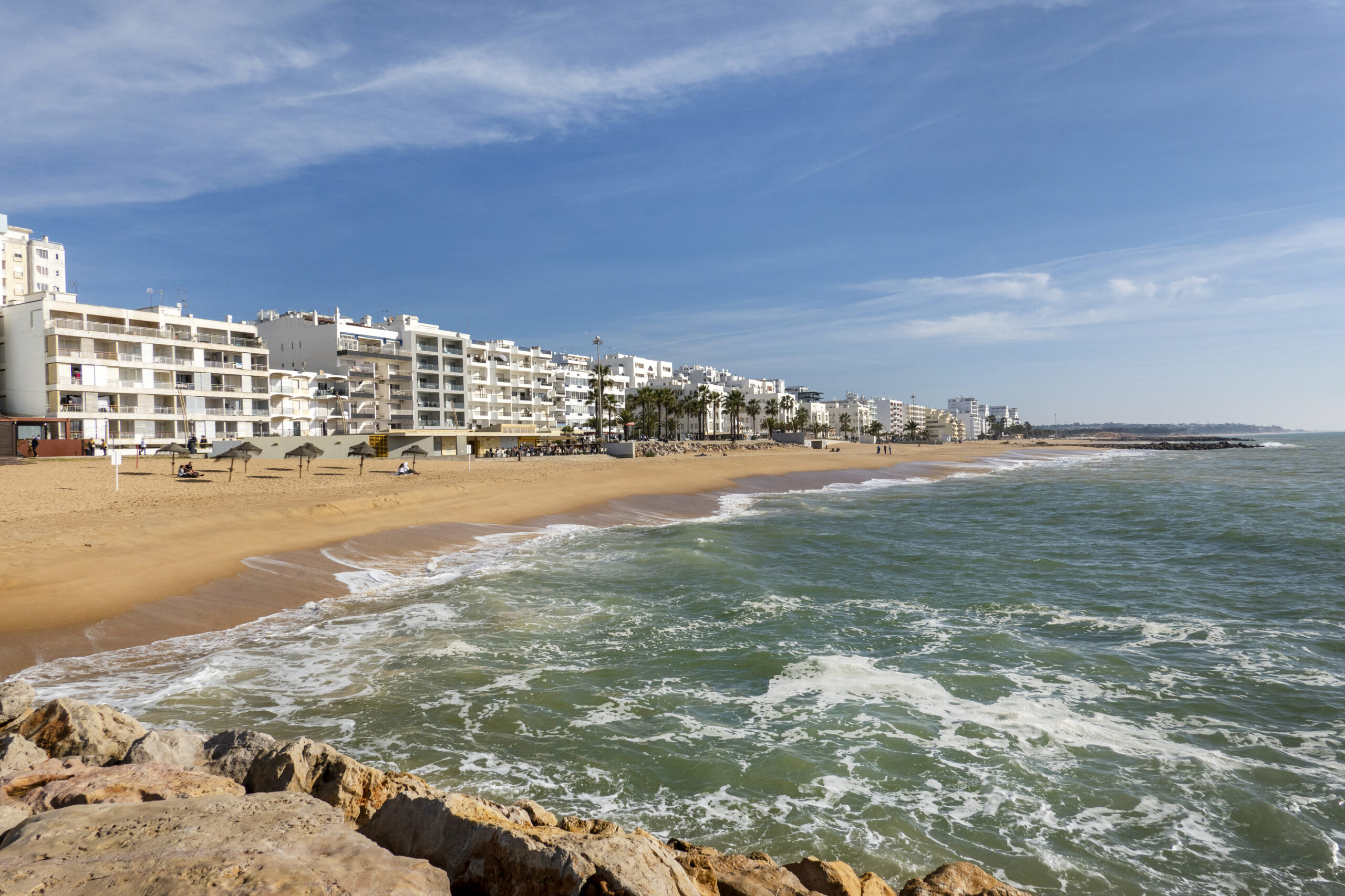 These beaches in the Algarve will get bigger by next summer: a project worth almost €15,000,000 begins today