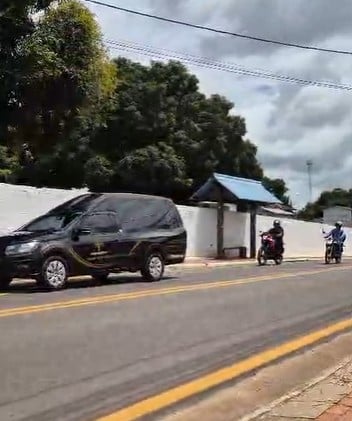 Funeral procession of Socorro Neri's nephew arrives at São João Batista Cemetery