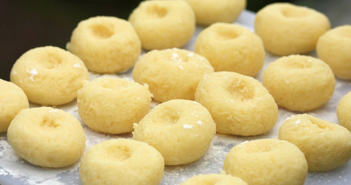 Adding flour by eye may make the noodles rubbery and heavy /123RF/PICSEL