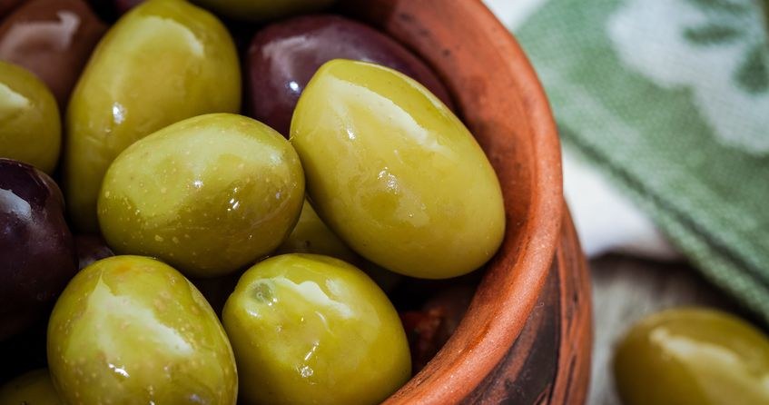 Olives are an important element of the Mediterranean diet. It is worth introducing them to your menu. /123RF/PICSEL