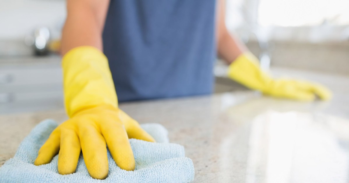 Better not clean on February 20. Postpone cleaning for another day, because you will sweep away money from the house. /123RF/PICSEL