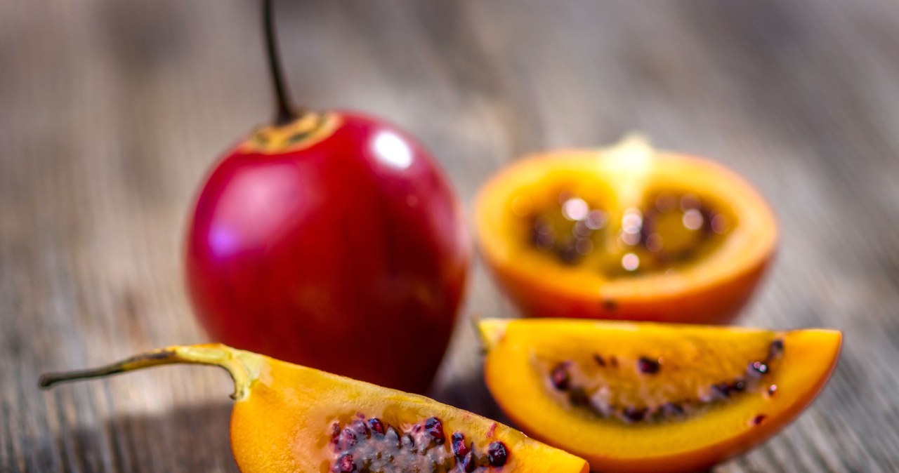 The tamarillo inside is extremely juicy and has small seeds /123RF/PICSEL