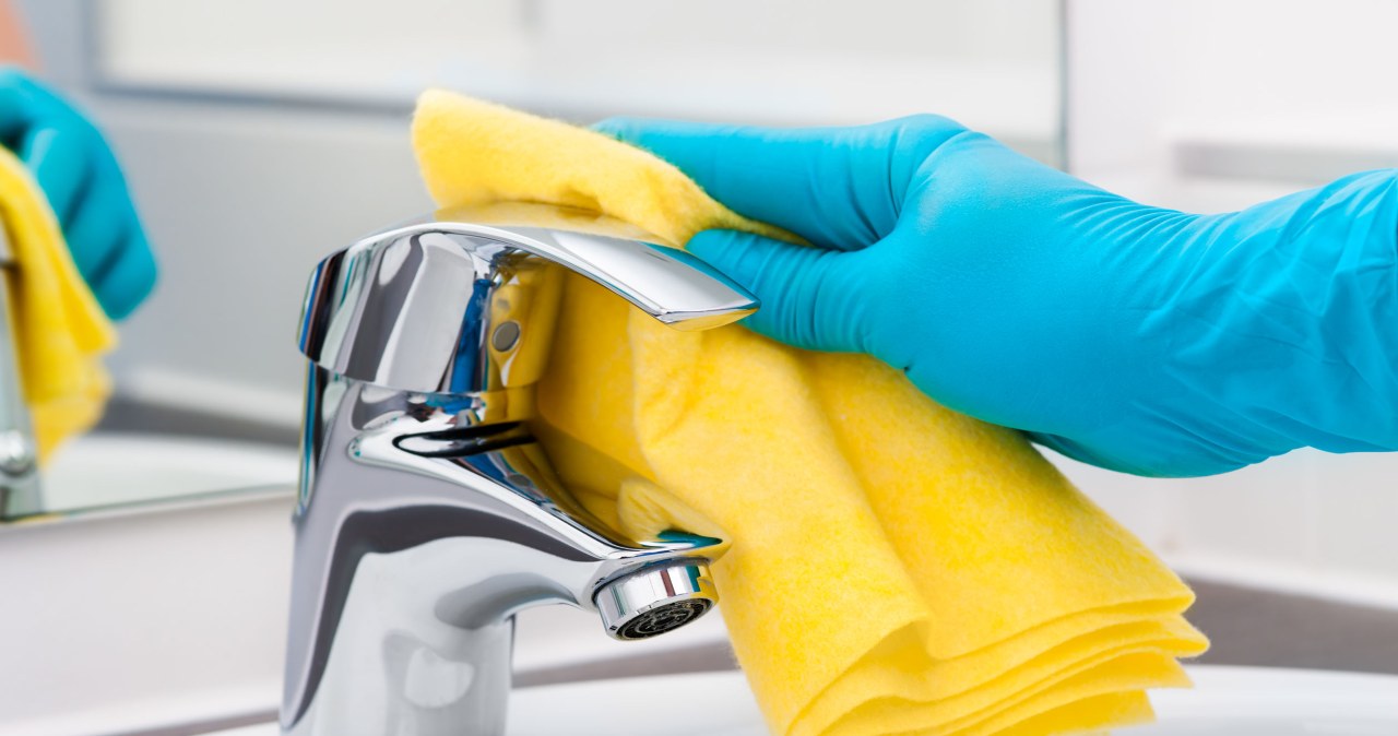 You can clean half the house with this liquid. Windows and taps will be as good as new