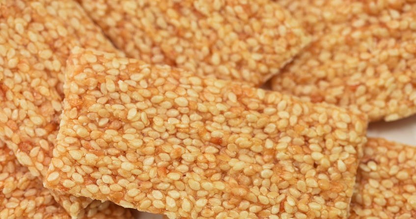 These bars were eaten in the Polish People's Republic. They are ultra-healthy, you can make them with 2 ingredients