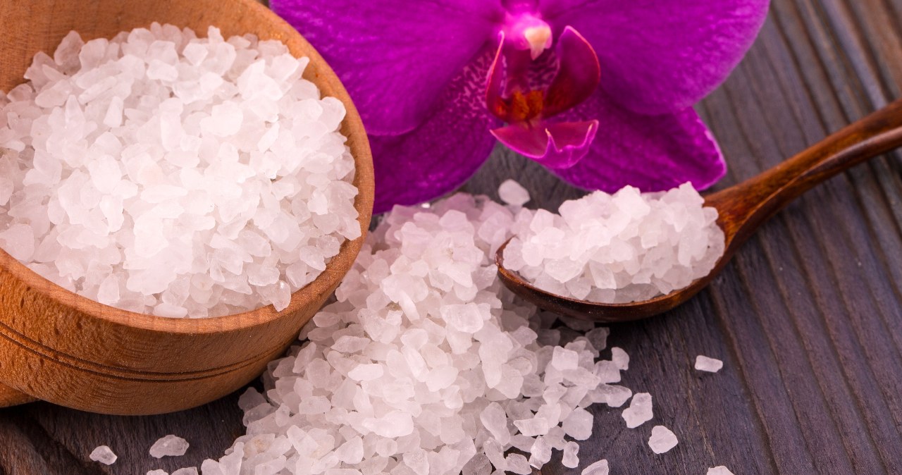Epsom salt is perfect for gardening and cleaning /123RF/PICSEL