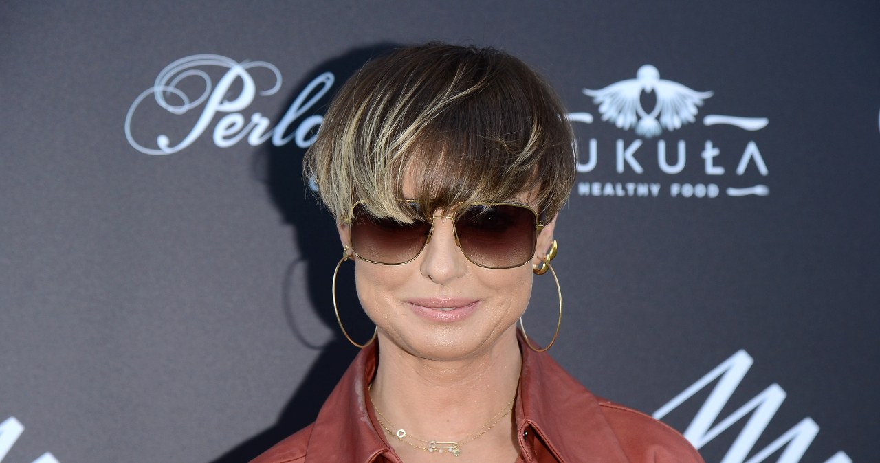 A pixie cut hairstyle with bangs and fashionable highlights is a bull's-eye for mature women /123RF/PICSEL