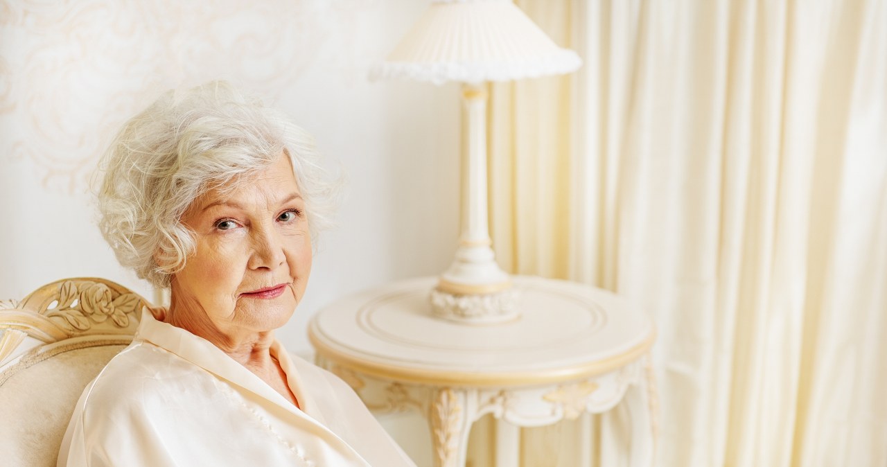 Our grandmothers believed that lighting candles would protect the house from misfortune. /123RF/PICSEL