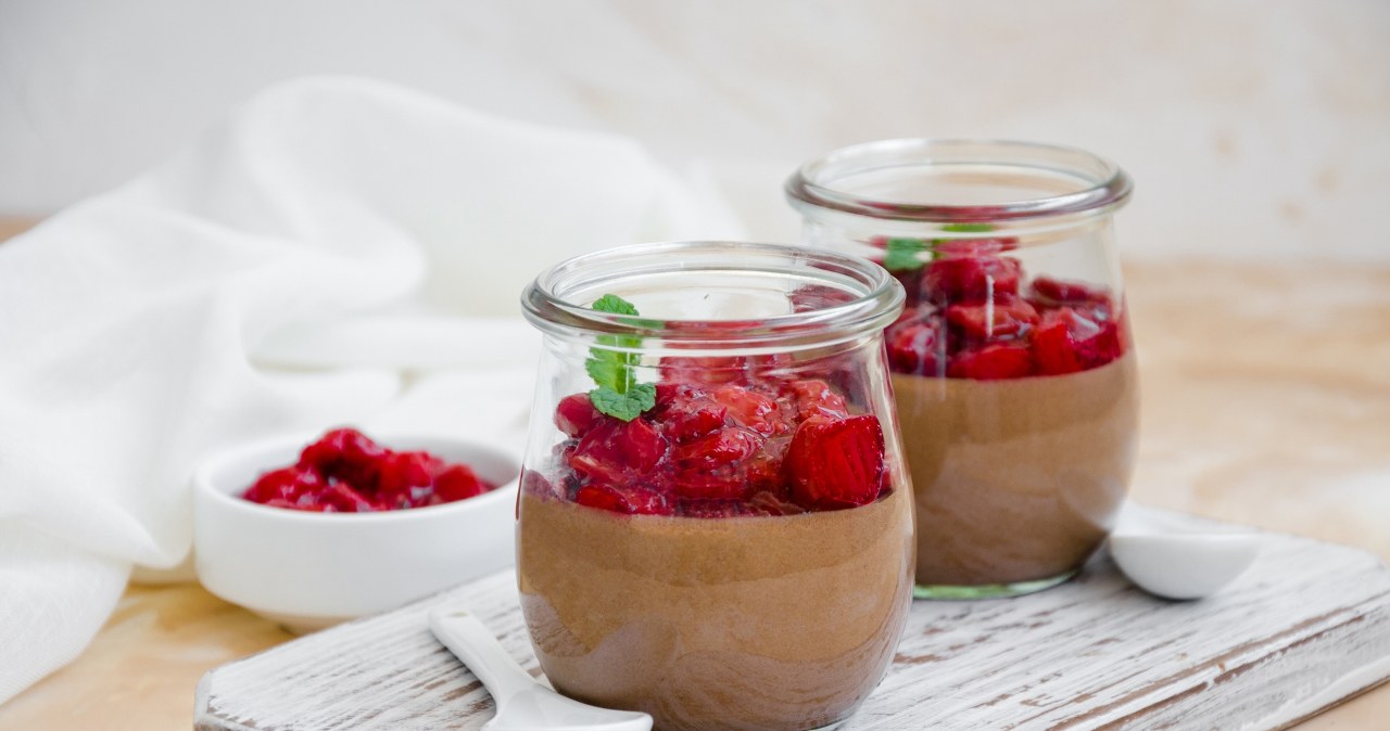 Chocolate cream with raspberry mousse is the perfect dessert for Valentine's Day