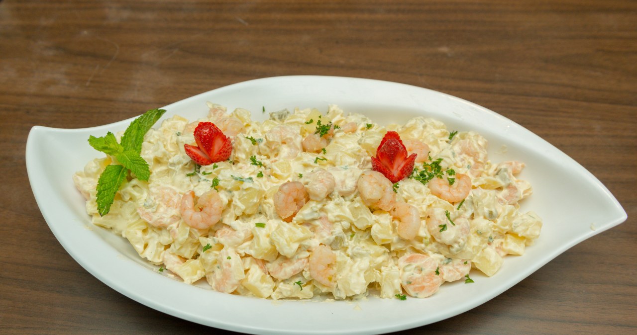 Party salad with mayonnaise and shrimps /divinaepiphania /123RF/PICSEL
