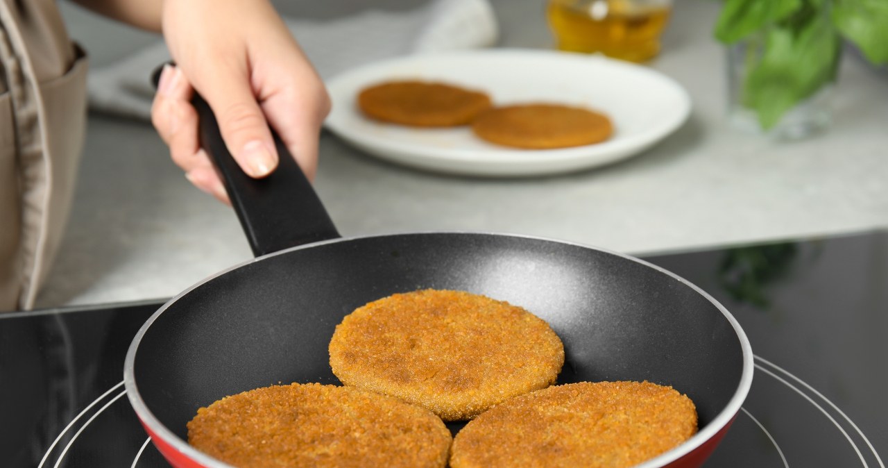 Breaded mortadella is a quick and cheap dinner