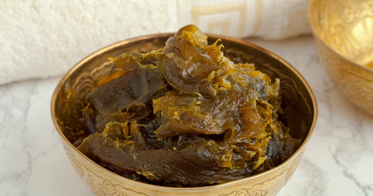 It stinks, but it works great on the skin. Removes acne and dandruff in no time