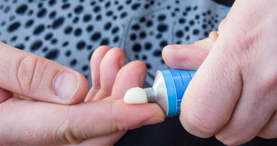 You don't need botox. You can buy this wrinkle ointment at a pharmacy for PLN 9