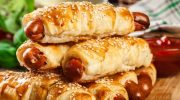 The best sausages wrapped in puff pastry. An idea for a simple snack