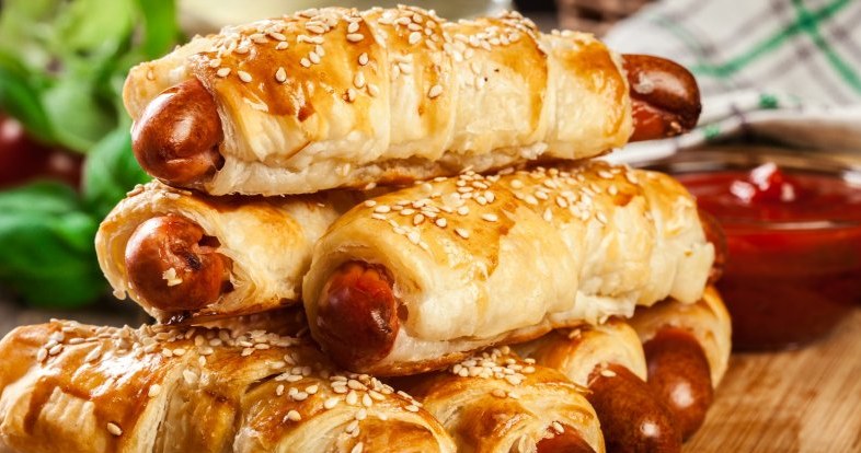 The best sausages wrapped in puff pastry. An idea for a simple snack