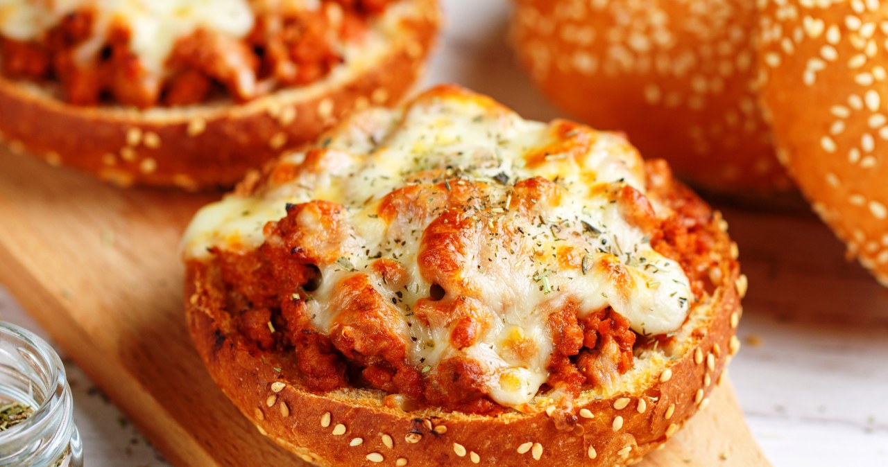 An idea for a quick hot dish. Make it for dinner for pizza lovers